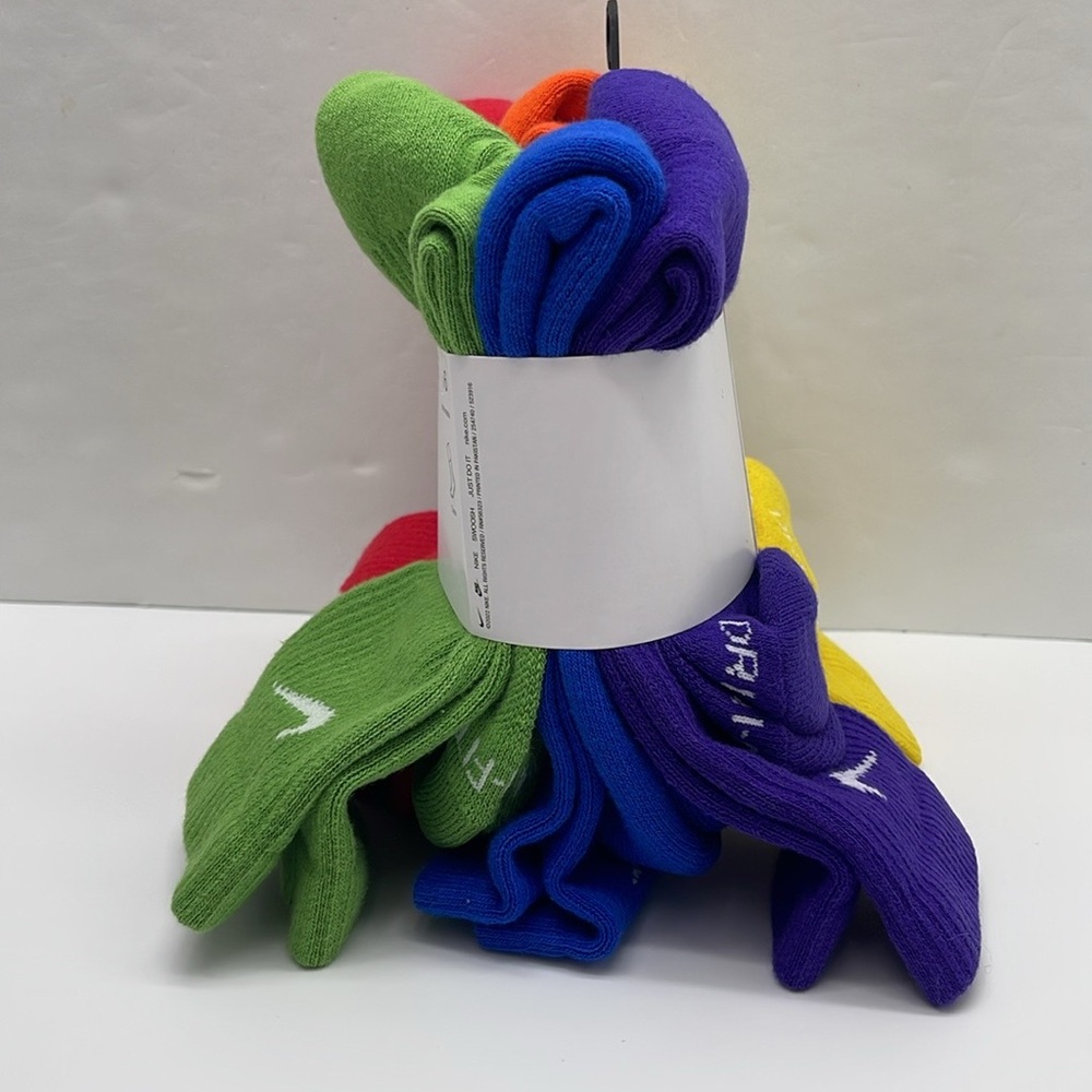 Nike Everyday Plus Cushioned
Training Crew Socks (6 Pairs) - Picture 6 of 16